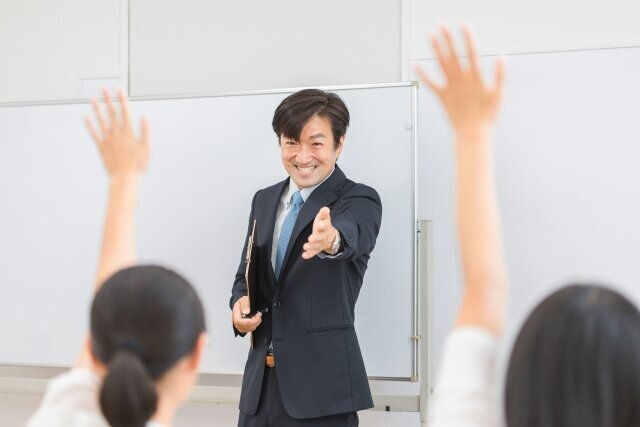 日本語教師授業イメージ